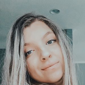 Meet your Posher, Daniela